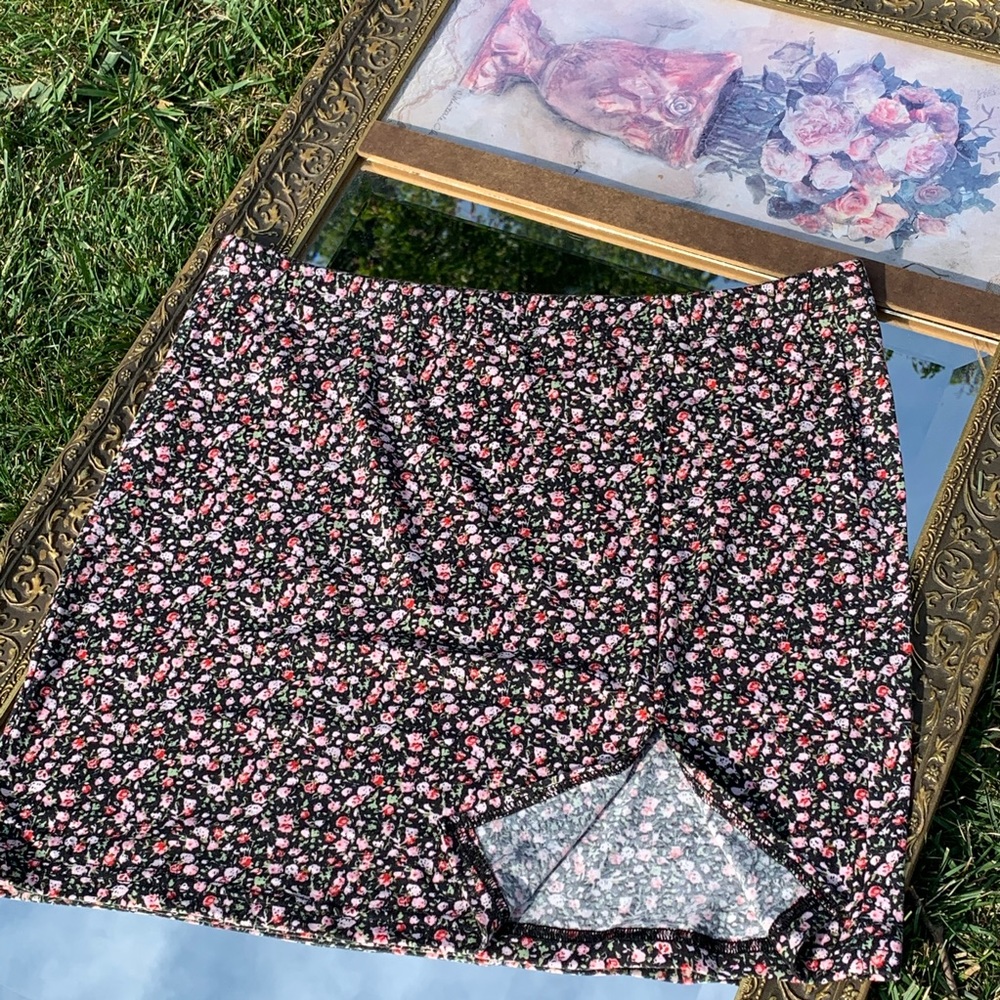 Shein Mini Floral Slit Skirt